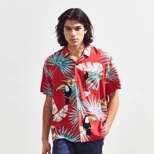UO ELECTRIC TOUCAN HAWAIIAN SHORT SLEEVE SHIRT